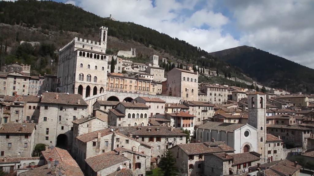 Residence Di Via Perugina 22 Gubbio Eksteriør billede