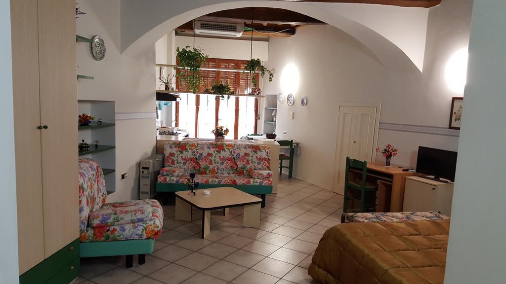 Residence Di Via Perugina 22 Gubbio Eksteriør billede