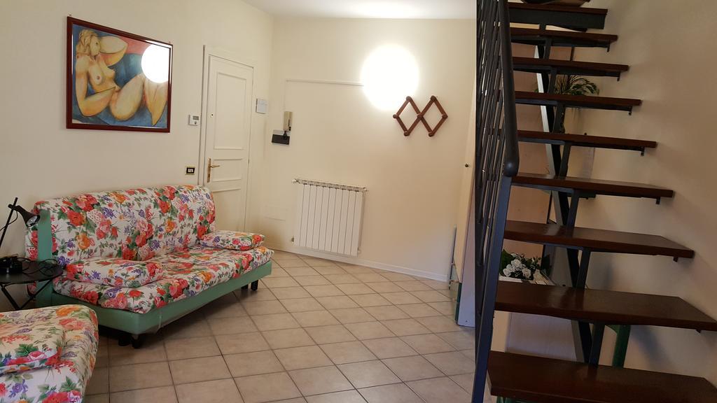 Residence Di Via Perugina 22 Gubbio Eksteriør billede