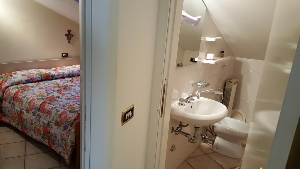 Residence Di Via Perugina 22 Gubbio Eksteriør billede